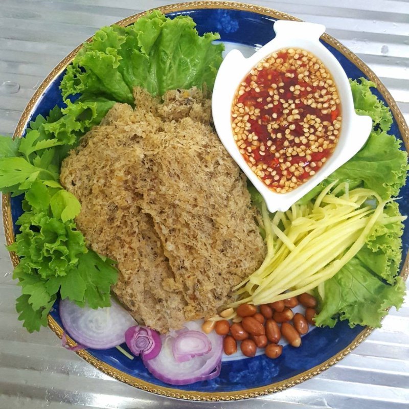 ยำปลาดุกฟู