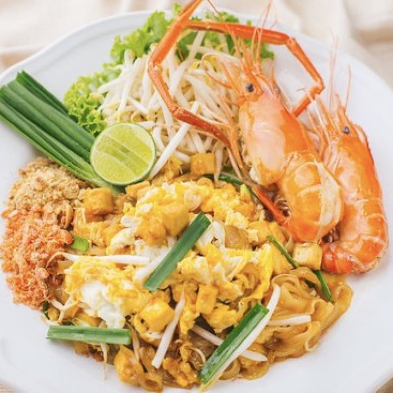 ผัดไทยกุ้งแม่น้ำ